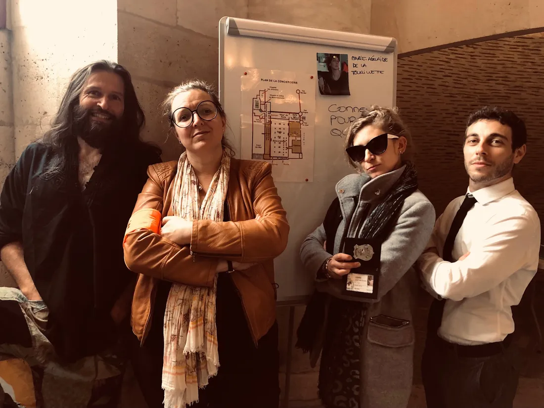 Les membres de la compagnie "La Petite Main" incarnent les personnages de cette enquête.